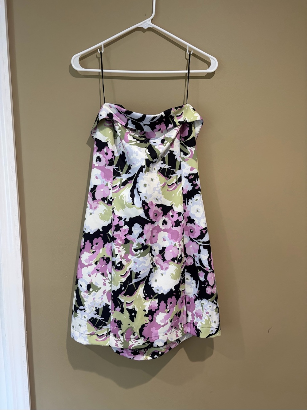 Dynamite Strapless Floral Dress in Black, Pink & Green size Large stretchy